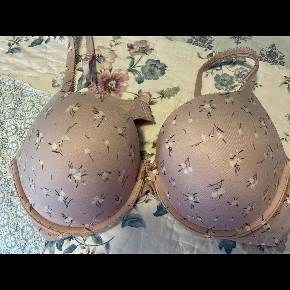 VS Demi Sexy Tee push up bra NWOT